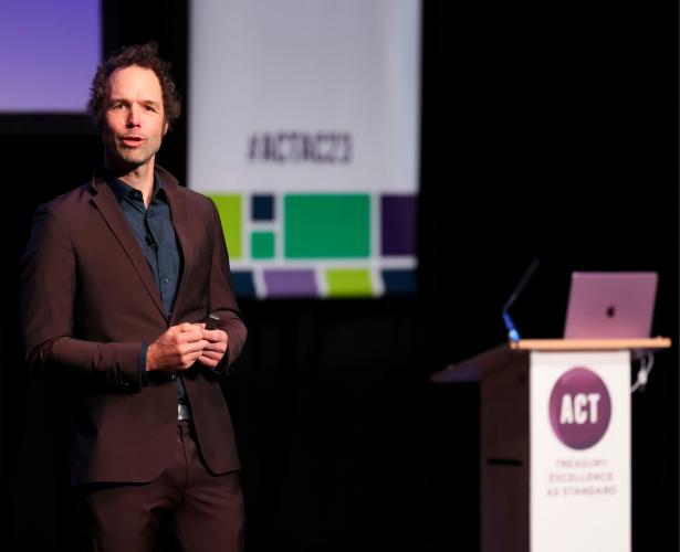 Thimon de Jong on stage at the ACT Annual Conference 2023