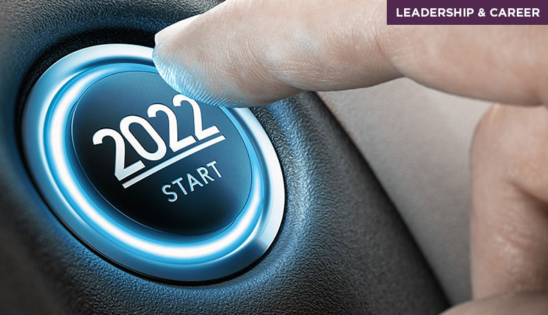 Image of a finger hovering over a ‘2022 start’ button